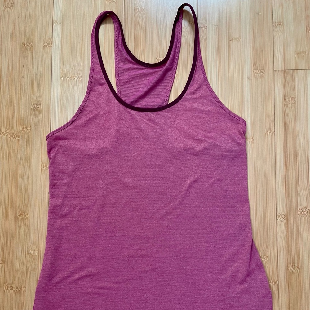 Lululemon tank size 4